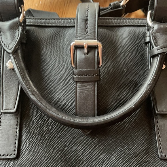 TUMI Laptop Crossbody Bag Black Expandable - Picture 2 of 11